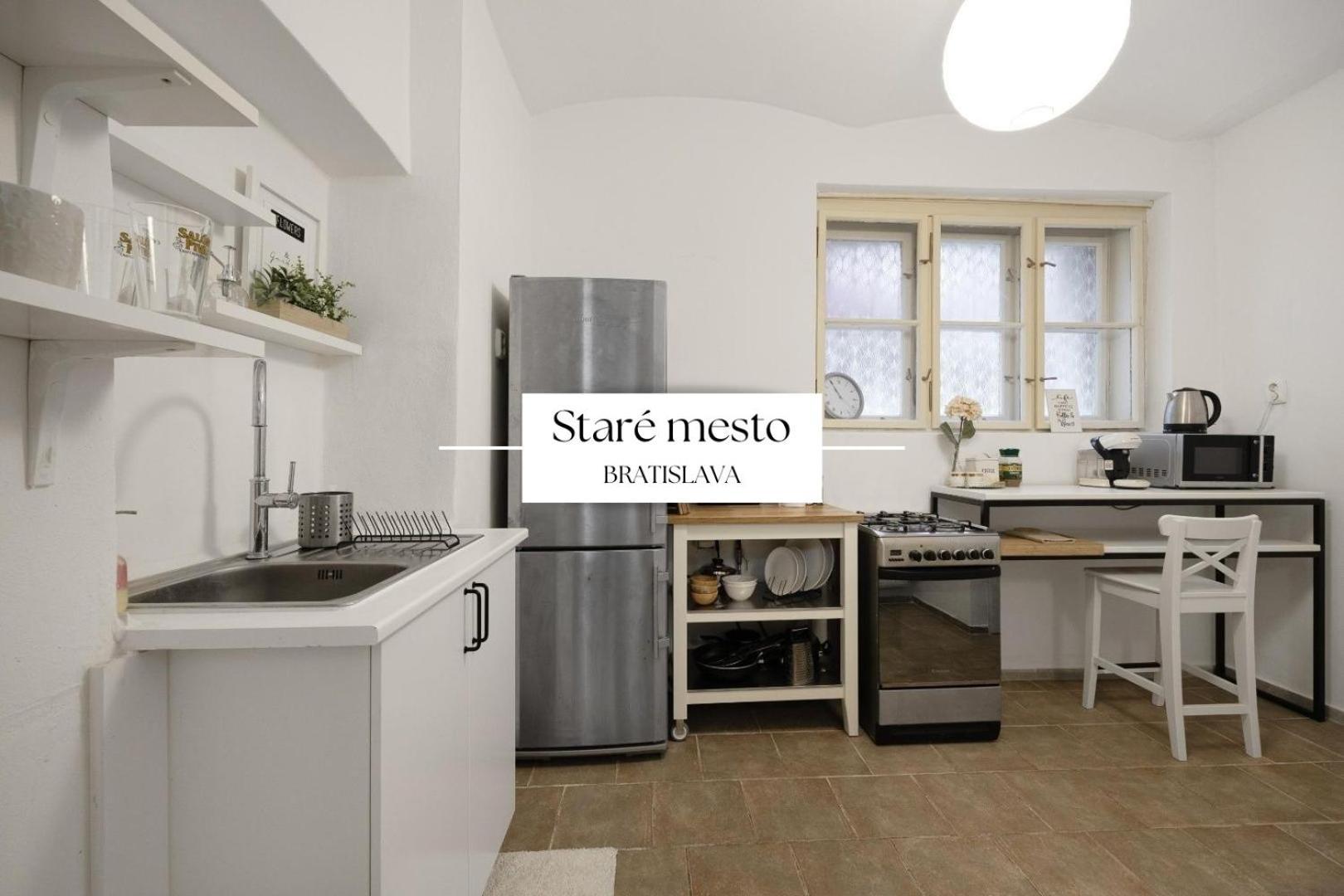 Stylish Historical Apartment + Backyard Bratislava Exteriér fotografie